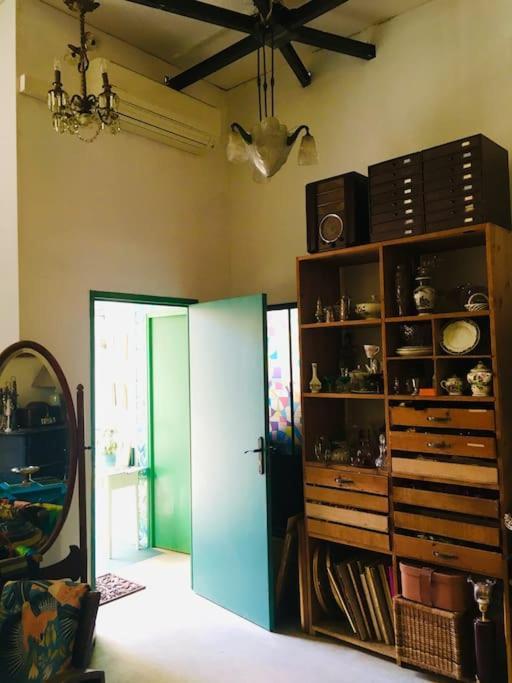 Loft D Artistes Avec Patio Au Port De Apartment Nizza