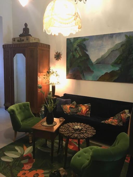 Loft D Artistes Avec Patio Au Port De Nizza
