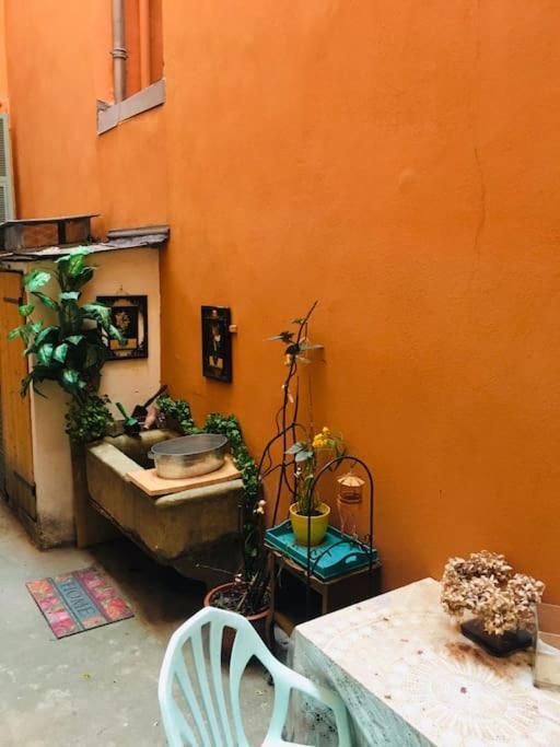 Apartment Loft D Artistes Avec Patio Au Port De Nizza